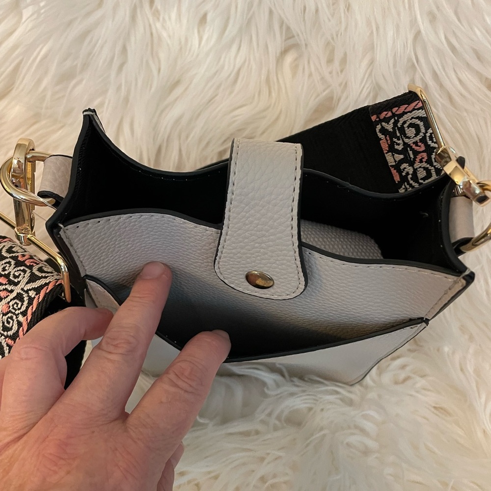 Crossbody Boho Guitar Strap Bag. - Picture 6 of 7